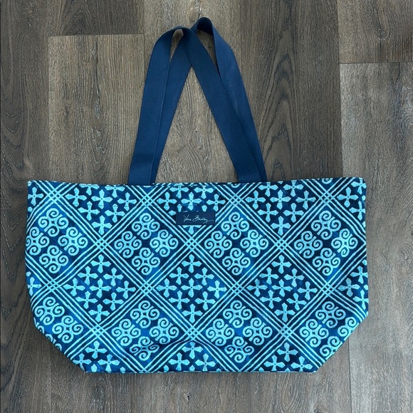 VERA BRADLEY FAMILY TOTE RETIRED CUBAN TILES PRINT MESH DRAWSTRING. Large tote. - Picture 1 of 6